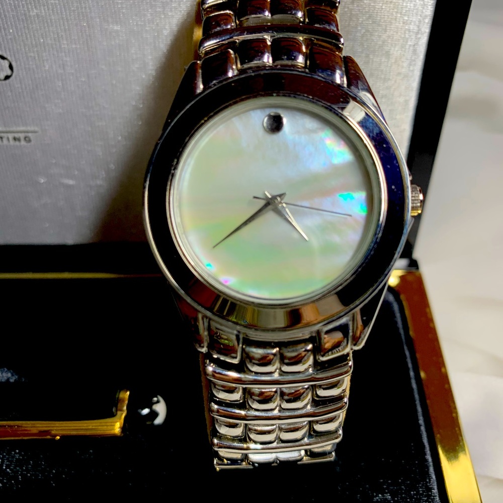 Quartz Mother-of-Pearl Dail, Silver Finish, 9” INCH, NWT